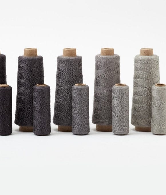 GIST Weaving Yarn Black GIST Array