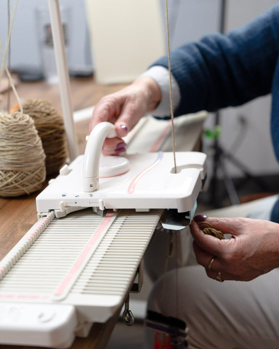 Silver Reed Silver Reed LK-150 Knitting Machine Silver Reed LK-150 Knitting Machine