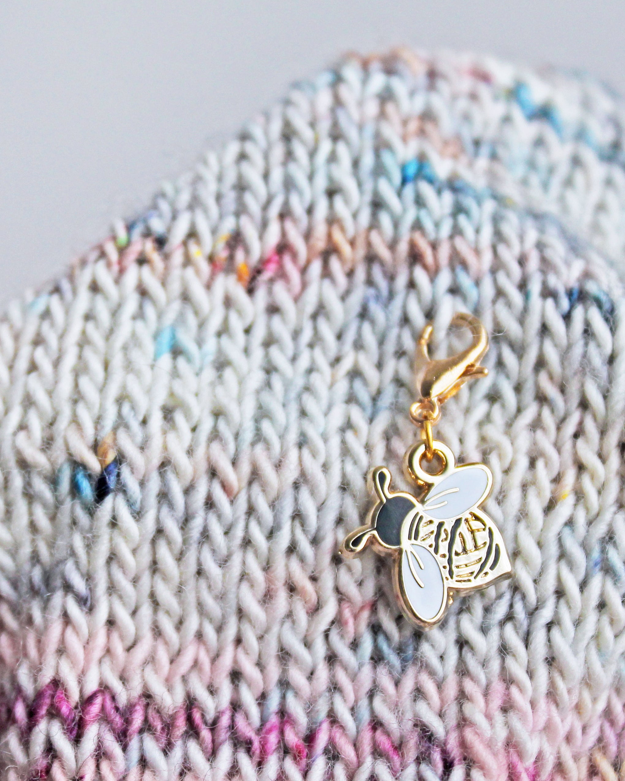 Twill & Print Tools & Accessories Twill & Print / Stitch Markers / Woolly Bee